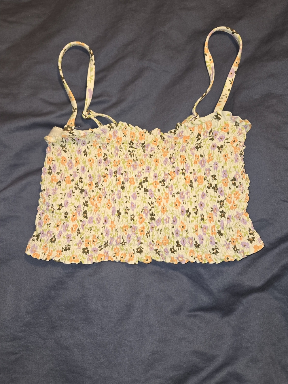 🎀Floral Smocked Crop Cami in Multi Floral - Picture 2 of 4
